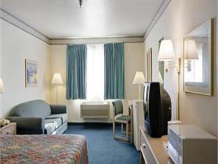 Americas Best Value Inn Oakhurst 03.[3]